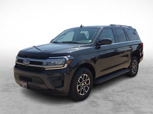 Used 2024 Ford Expedition XLT RWD image 5