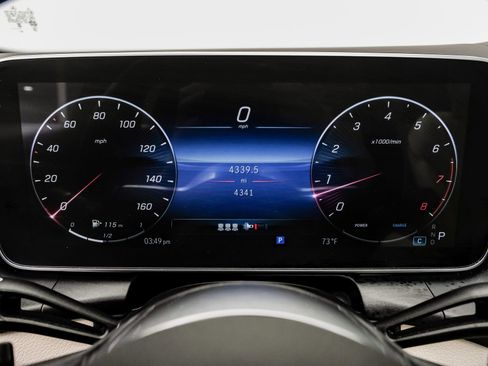 Used 2024 Mercedes-Benz GLC 300 4MATIC image 23