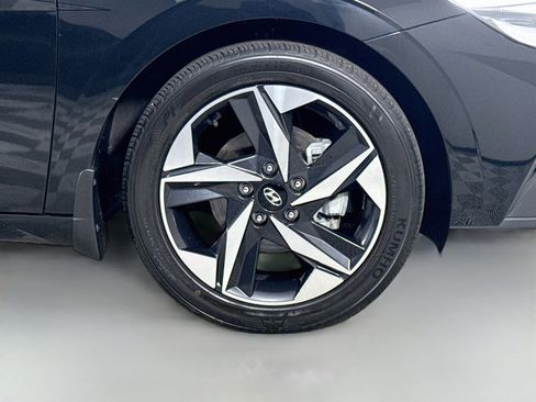 Used 2023 Hyundai Elantra SEL w/ Convenience Package FWD image 32