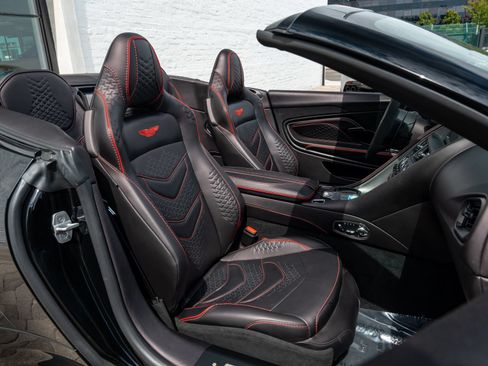 Used 2023 Aston Martin DBS Superleggera Volante RWD image 12