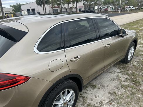 Used 2016 Porsche Cayenne image 16