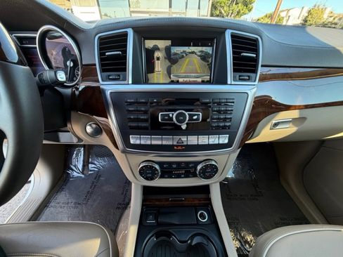 Used 2014 Mercedes-Benz GL 550 4MATIC image 15