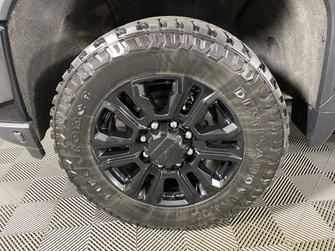 Used 2023 GMC Sierra 2500 Denali w/ Denali Black Diamond Edition image 13