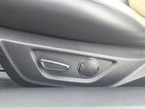 Used 2019 Ford Mustang Premium RWD image 28