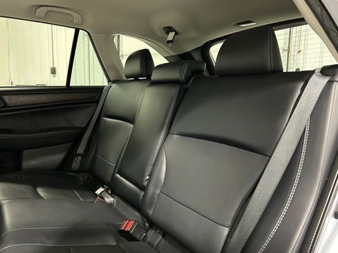 Used 2019 Subaru Outback 2.5i Limited AWD/4WD image 32