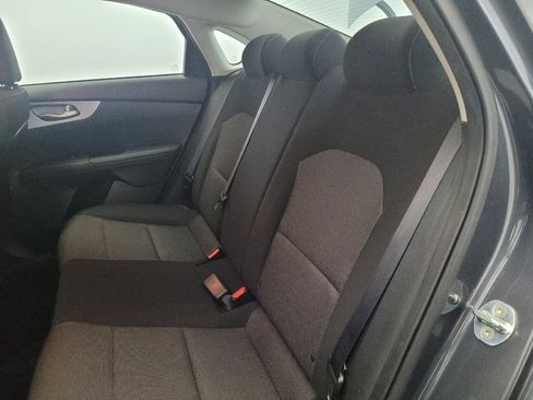 Used 2022 Kia Forte LXS w/ LXS Technology Package FWD image 18