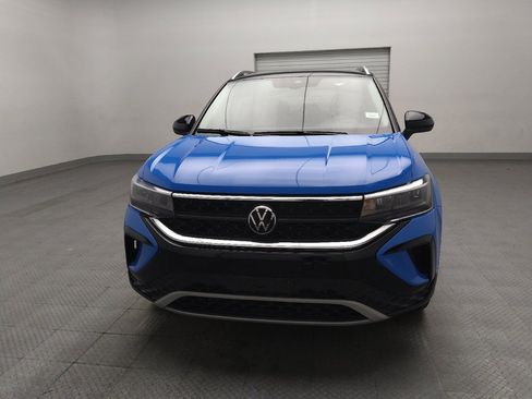 Used 2023 Volkswagen Taos SE w/ Panoramic Sunroof Package FWD image 15