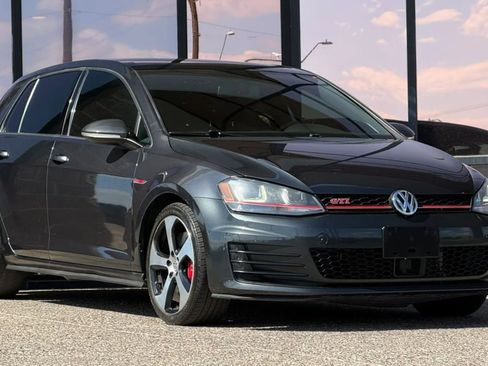 Used 2017 Volkswagen GTI Autobahn FWD image 17