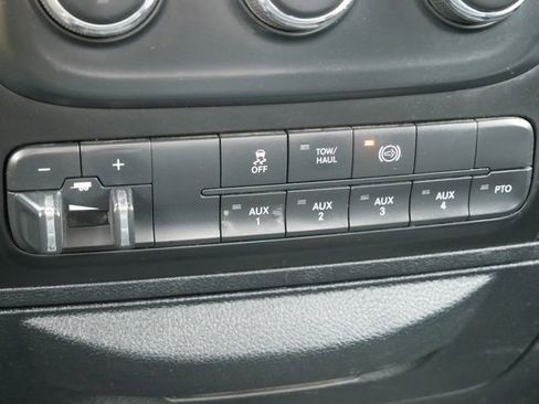 Used 2018 RAM 5500 Tradesman w/ Power & Remote Entry Group image 24