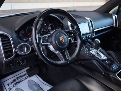 Used 2016 Porsche Cayenne AWD/4WD image 14