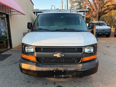 Used 2015 Chevrolet Express 2500 RWD image 2