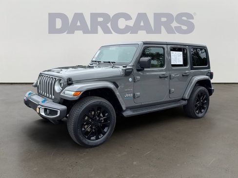 Used 2023 Jeep Wrangler Unlimited Sahara w/ Cold Weather Group AWD/4WD image 3