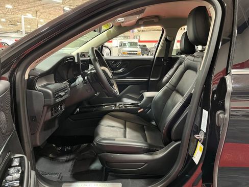 Used 2023 Lincoln Corsair AWD w/ Equipment Group 101A image 11