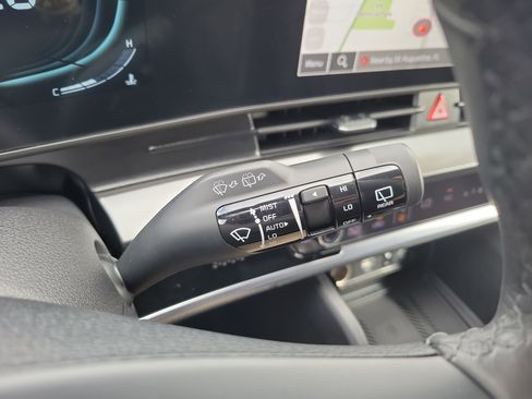 Certified 2025 Kia Sportage EX image 31