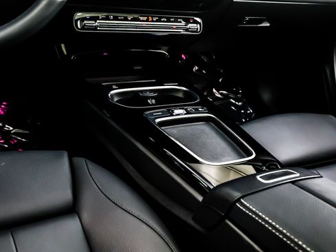 Certified 2025 Mercedes-Benz CLA 250 image 8