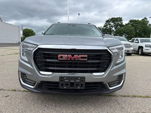 Used 2024 GMC Terrain SLE w/ Driver Convenience Package AWD/4WD image 6