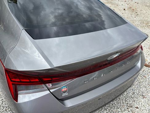 Used 2023 Hyundai Elantra Limited image 26