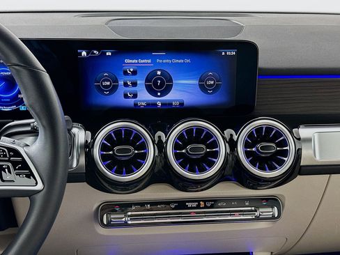 Certified 2025 Mercedes-Benz EQB 250+ image 17