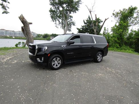 Used 2022 GMC Yukon XL SLE AWD/4WD image 35