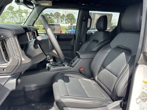New 2025 Ford Bronco Outer Banks w/ Sasquatch Package image 18