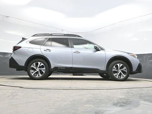 Used 2021 Subaru Outback Limited image 35