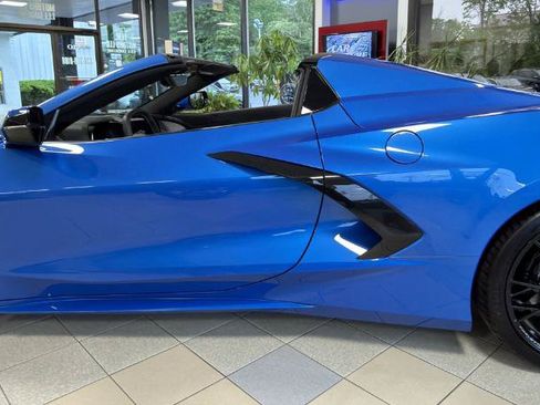 Used 2025 Chevrolet Corvette Stingray Convertible w/ 1LT RWD image 16