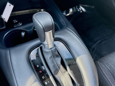 Used 2024 Honda HR-V LX image 15