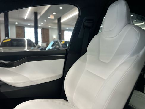 Used 2017 Tesla Model X 75D image 34