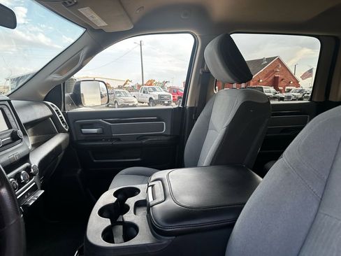 Used 2019 RAM 2500 Big Horn image 33
