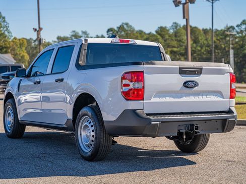 New 2025 Ford Maverick XL image 3