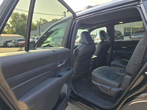 Used 2025 Toyota Grand Highlander AWD Hybrid image 16