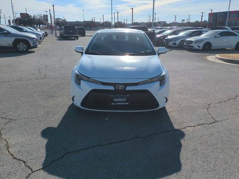Used 2024 Toyota Corolla LE image 3