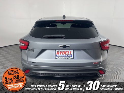 Used 2025 Chevrolet Trax RS w/ Driver Confidence Package image 6