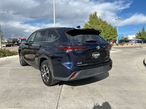 Used 2025 Toyota Highlander XLE AWD/4WD image 5