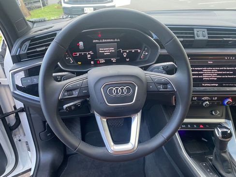 Used 2024 Audi Q3 2.0T Premium Plus w/ Premium Plus Package image 32