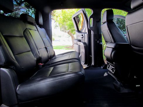 Used 2020 GMC Sierra 1500 SLE w/ SLE Value Package image 22