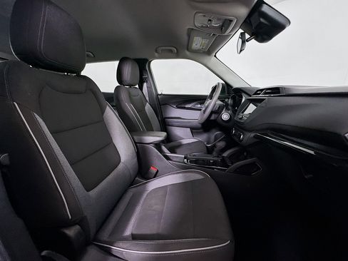 Used 2021 Chevrolet TrailBlazer LS image 29