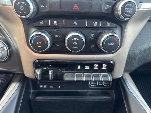 Used 2019 RAM 1500 Laramie AWD/4WD image 3