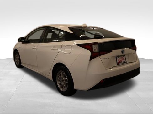 Used 2022 Toyota Prius LE FWD image 4