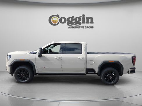 Used 2026 GMC Sierra 2500 AT4 w/ AT4 Premium Plus Package AWD/4WD image 2