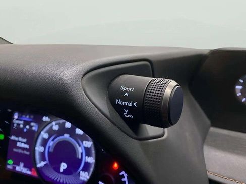 Used 2019 Lexus UX 250h w/ Premium Package image 30