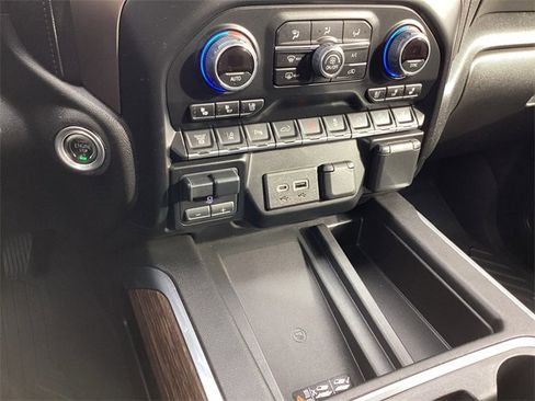 Used 2022 Chevrolet Silverado 2500 High Country w/ Z71 Off-Road Package image 21