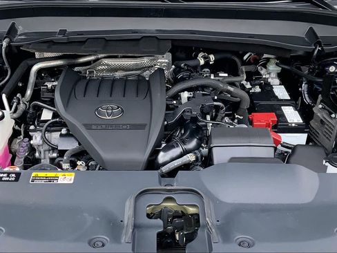 Used 2024 Toyota Grand Highlander AWD image 30