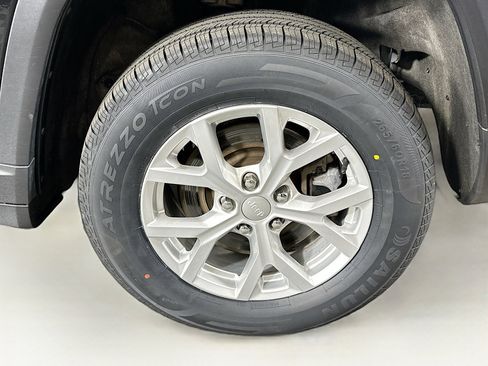 Used 2023 Jeep Grand Cherokee L Limited AWD/4WD image 11