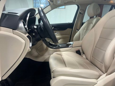 Used 2022 Mercedes-Benz GLC 300 4MATIC image 20