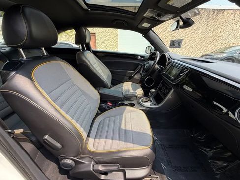 Used 2017 Volkswagen Beetle 1.8T Dune FWD image 18