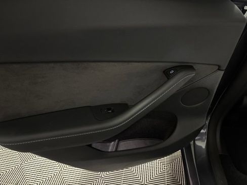 Used 2023 Tesla Model Y Long Range AWD/4WD image 31