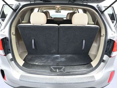 Used 2015 Kia Sorento LX image 38
