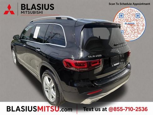 Used 2022 Mercedes-Benz GLB 250 4MATIC w/ Premium Package Lite image 17