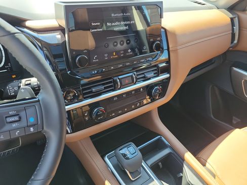 Certified 2025 Nissan Pathfinder Platinum w/ Cargo Package FWD image 23